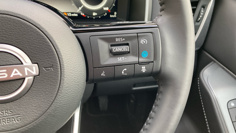 Nissan Qashqai 1.3 DiG-T MH 158 N-Connecta 5dr Petrol Hatchback